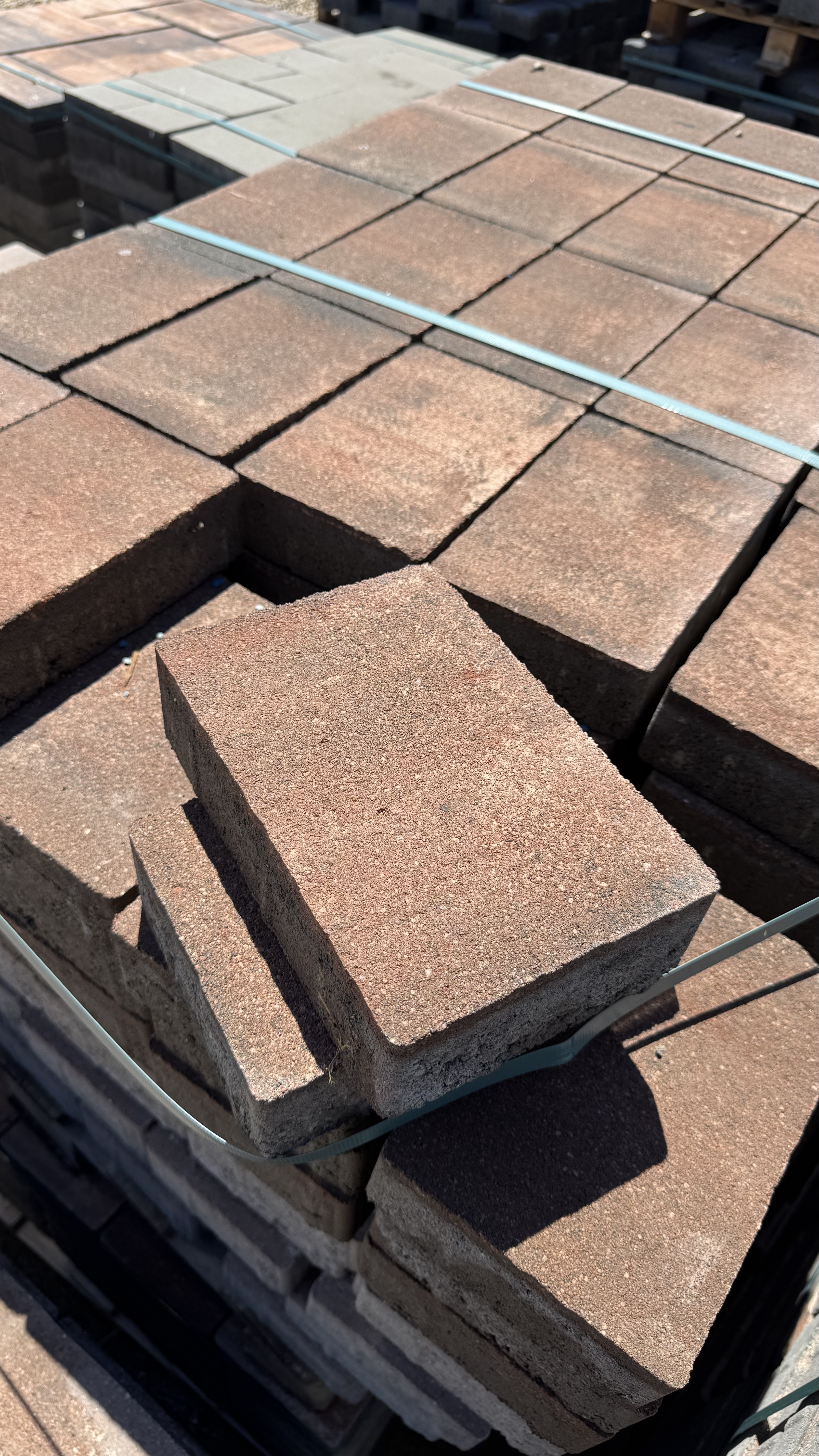PLOCA CITY LINE (ravna ivica) Dimenzija 24x16 d=6 cm 1
